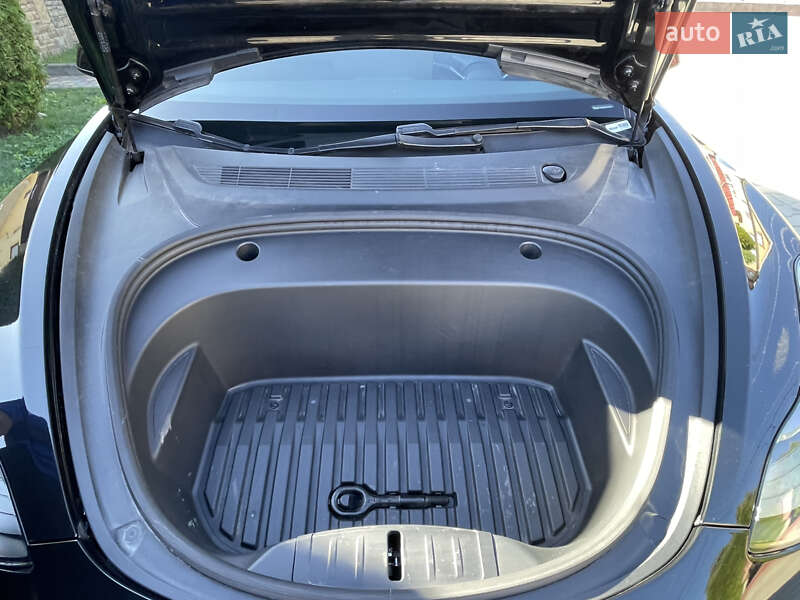 Седан Tesla Model 3 2021 в Хмельницькому