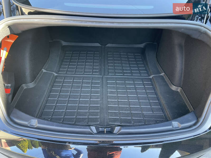 Седан Tesla Model 3 2021 в Хмельницькому