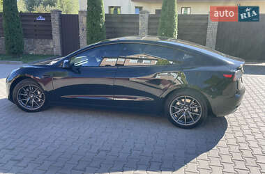 Седан Tesla Model 3 2021 в 