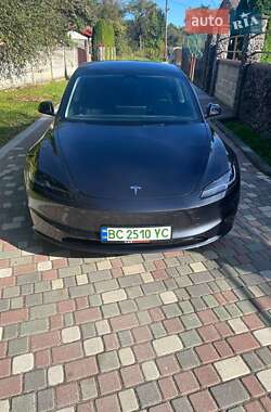 Седан Tesla Model 3 2024 в 