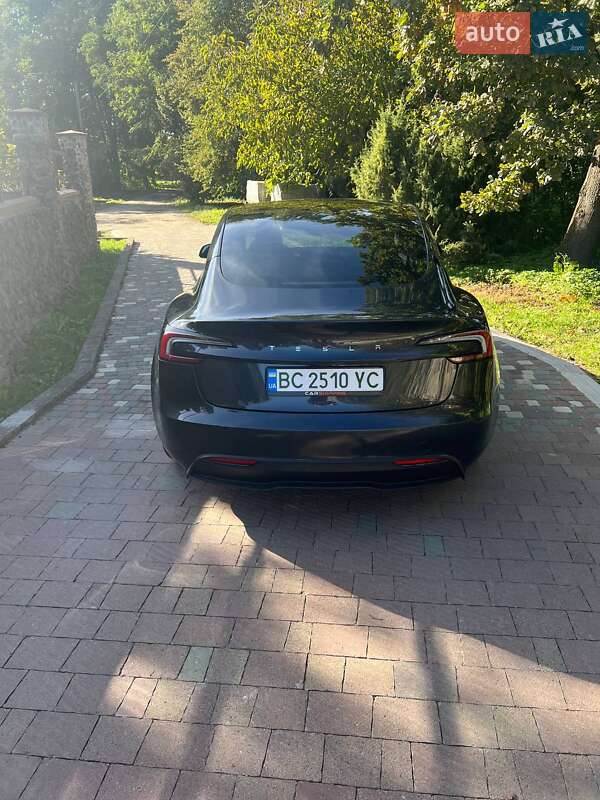 Седан Tesla Model 3 2024 в Львові