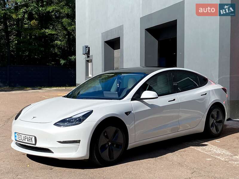 Седан Tesla Model 3 2020 в Києві