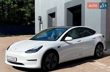 Седан Tesla Model 3 2020 в 