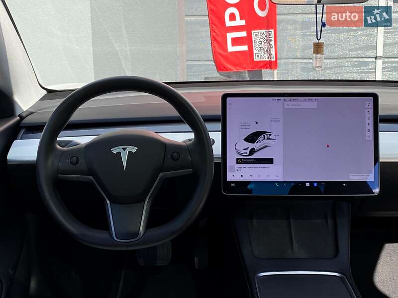 Седан Tesla Model 3 2020 в Києві