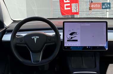 Седан Tesla Model 3 2020 в 