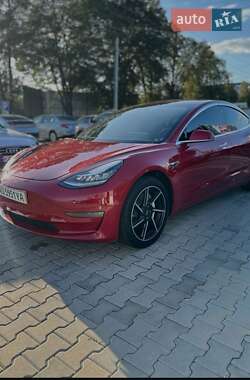Седан Tesla Model 3 2018 в Ужгороде