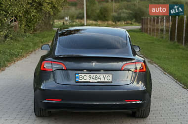 Седан Tesla Model 3 2020 в 