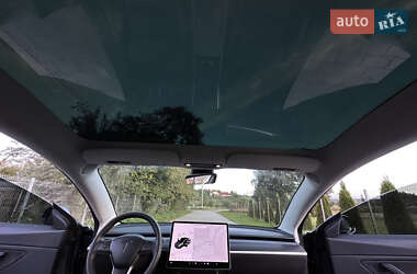 Седан Tesla Model 3 2020 в 