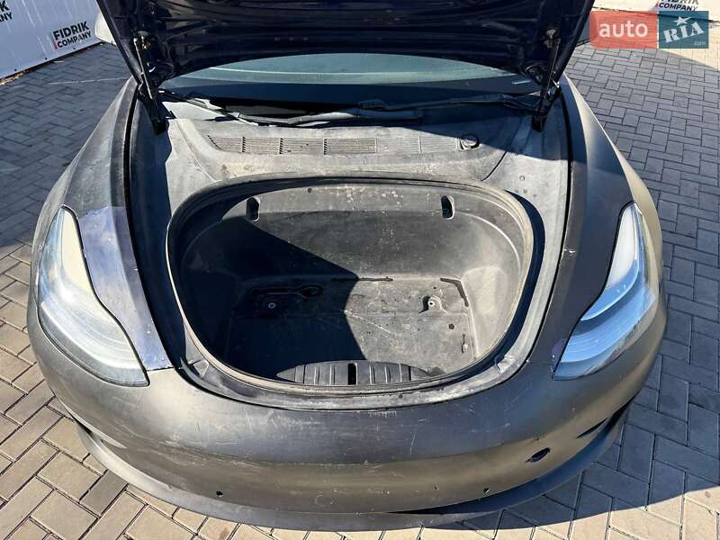 Седан Tesla Model 3 2018 в Луцьку