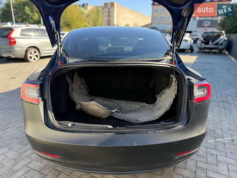Седан Tesla Model 3 2018 в Луцьку