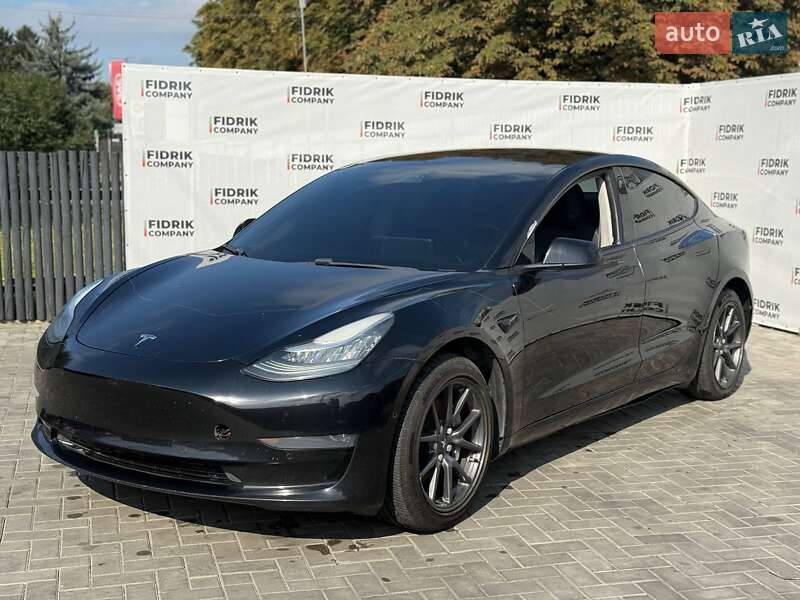 Седан Tesla Model 3 2018 в Луцке