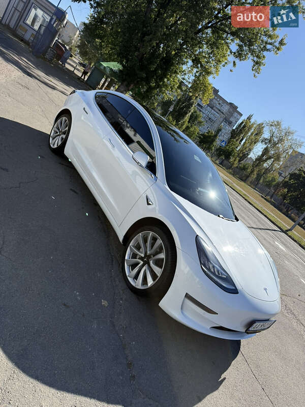 Седан Tesla Model 3 2019 в Киеве