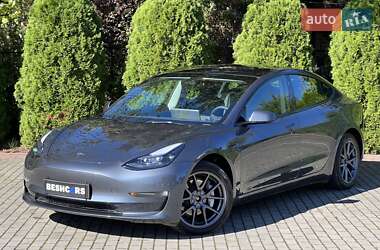 Седан Tesla Model 3 2023 в Львові