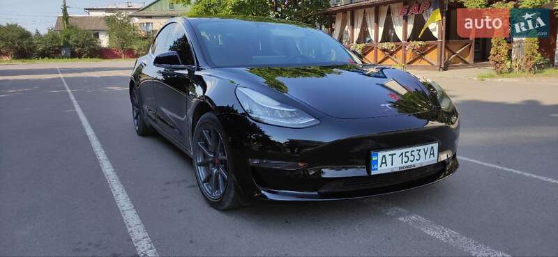 Седан Tesla Model 3 2018 в Києві