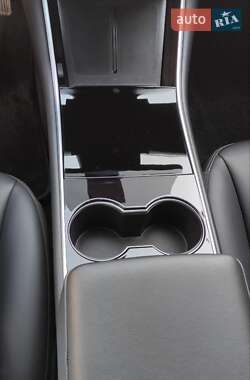 Седан Tesla Model 3 2018 в 