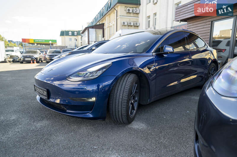 Седан Tesla Model 3 2018 в Києві