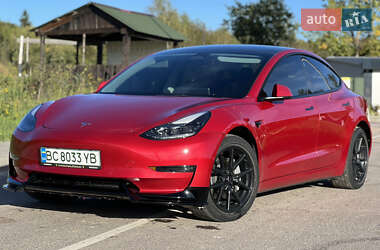 Седан Tesla Model 3 2022 в Львове