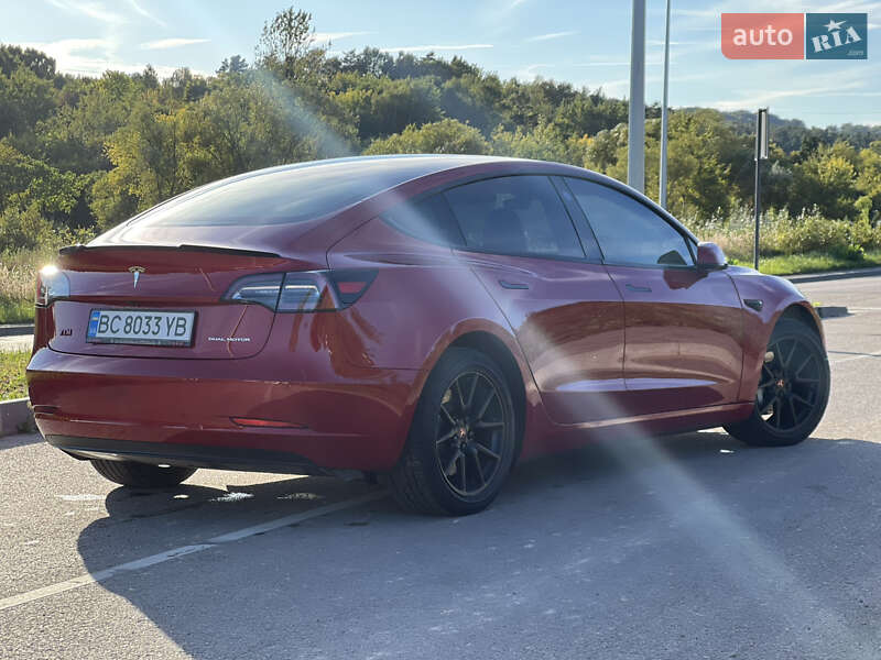 Седан Tesla Model 3 2022 в Львові
