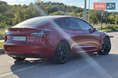Седан Tesla Model 3 2022 в 