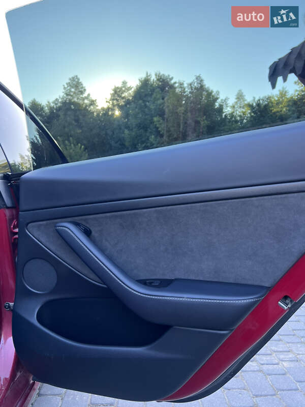 Седан Tesla Model 3 2022 в Львові