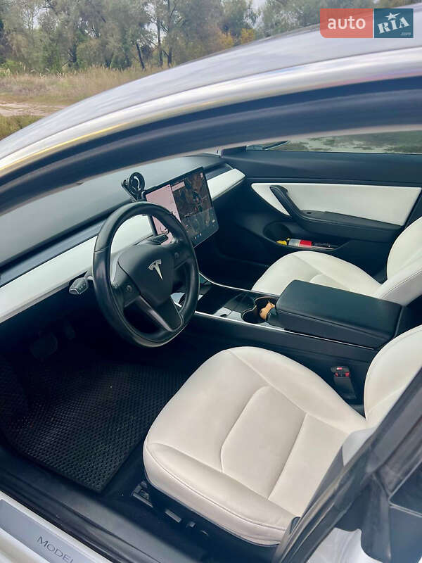 Седан Tesla Model 3 2018 в Харькове