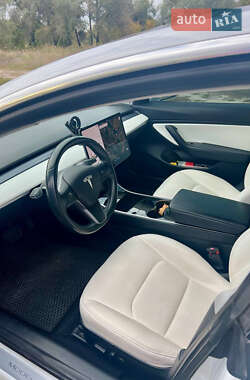 Седан Tesla Model 3 2018 в 