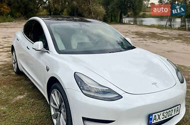 Седан Tesla Model 3 2018 в 