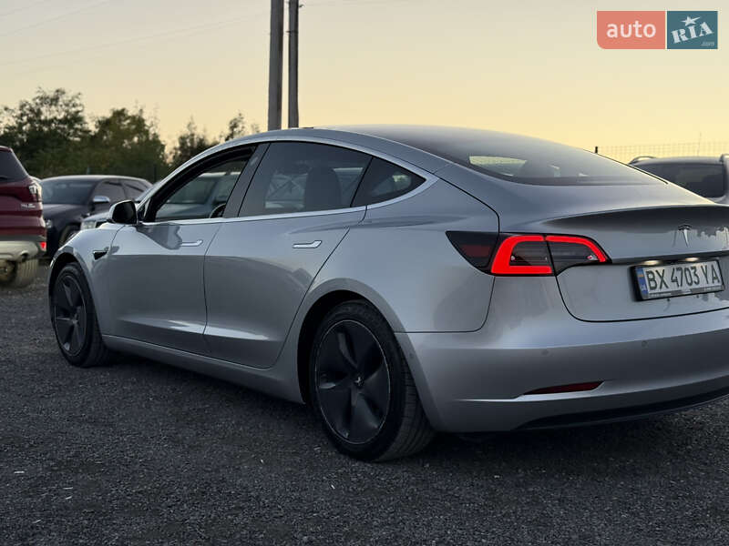 Седан Tesla Model 3 2018 в Кам'янець-Подільському