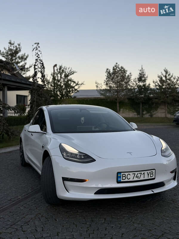 Tesla Model 3 2019