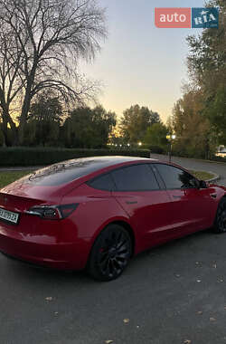 Седан Tesla Model 3 2023 в 