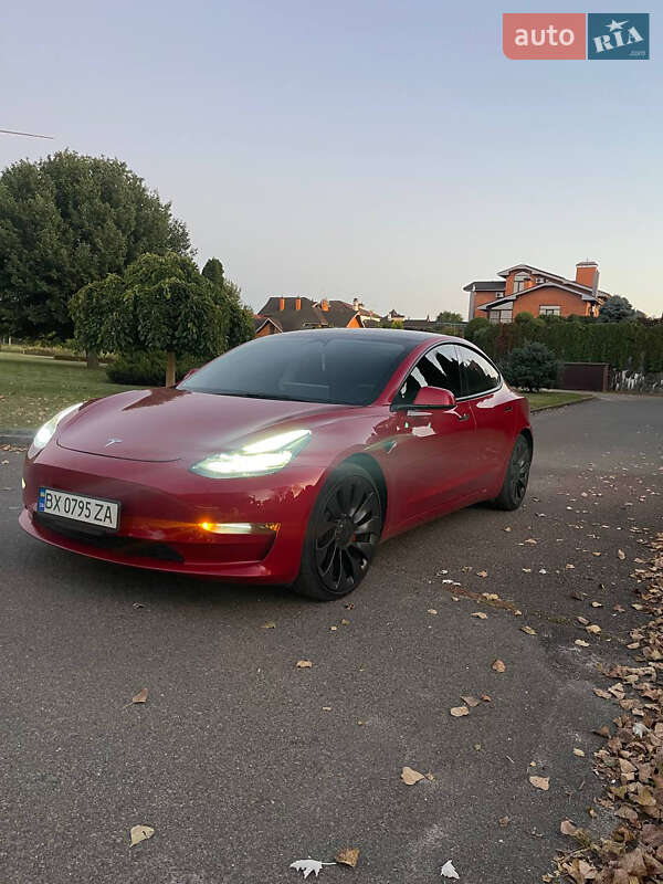 Седан Tesla Model 3 2023 в Києві