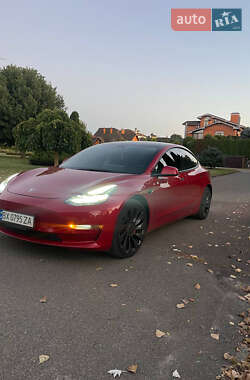Седан Tesla Model 3 2023 в 