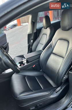 Седан Tesla Model 3 2018 в 