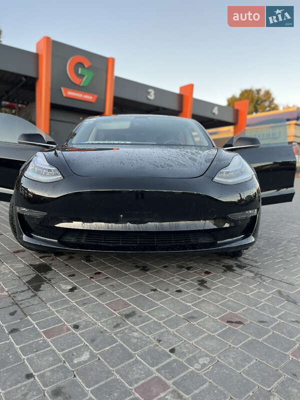 Седан Tesla Model 3 2018 в Хмельницком