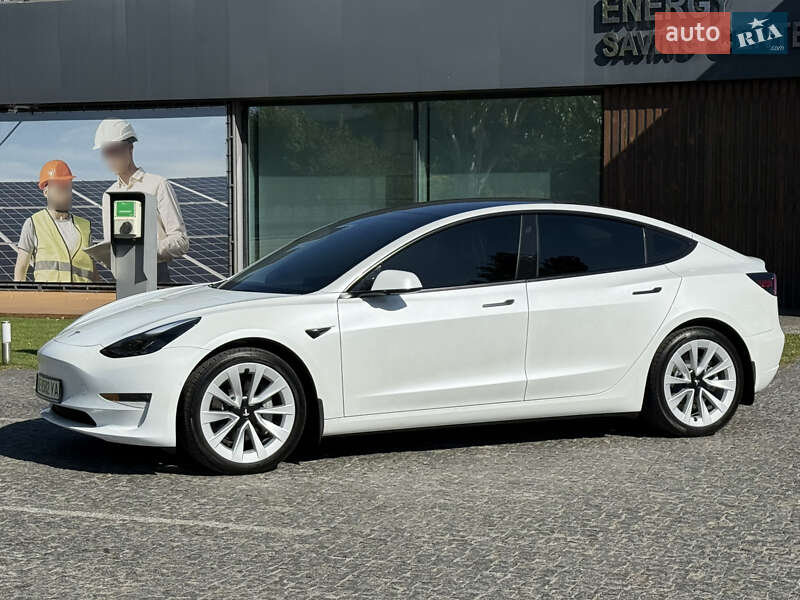 Tesla Model 3 2022