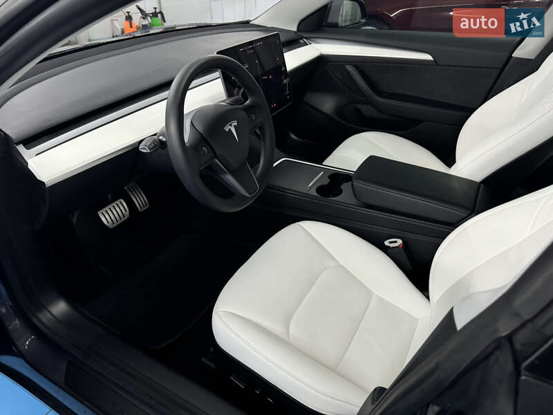Седан Tesla Model 3 2021 в Днепре
