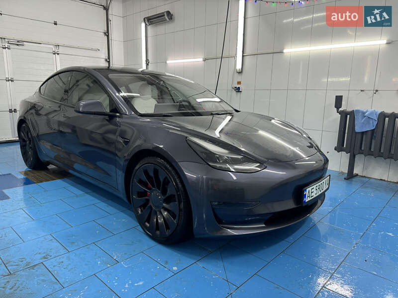 Седан Tesla Model 3 2021 в Днепре
