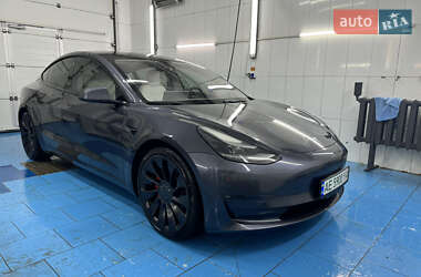 Седан Tesla Model 3 2021 в 