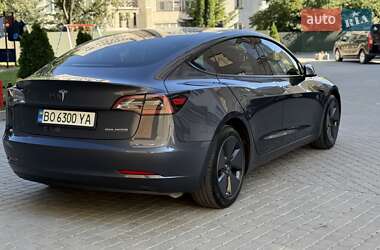 Седан Tesla Model 3 2023 в 