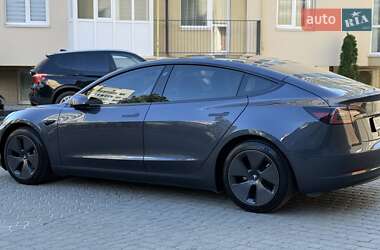 Седан Tesla Model 3 2023 в 