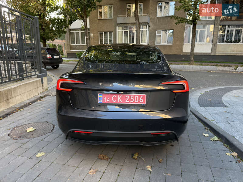 Седан Tesla Model 3 2024 в Львові