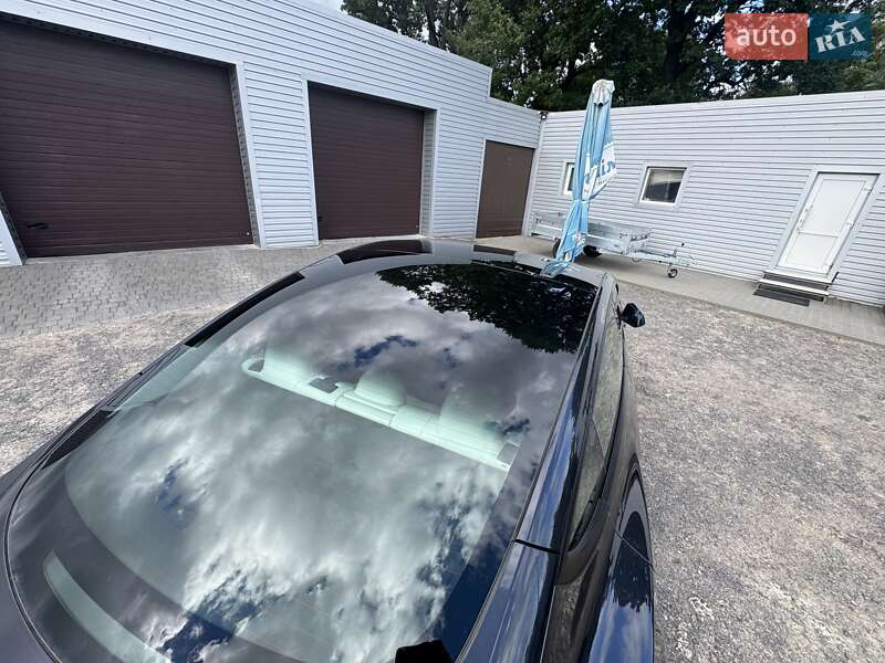 Седан Tesla Model 3 2024 в Рівному