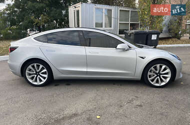 Седан Tesla Model 3 2018 в Броварах