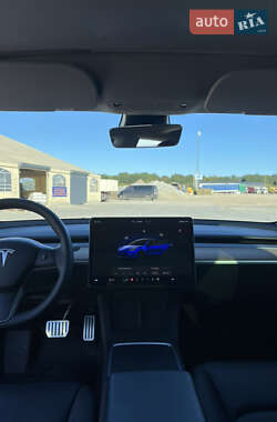 Седан Tesla Model 3 2022 в 