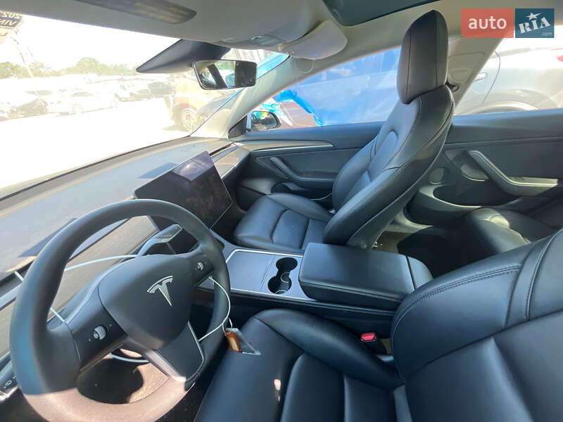 Седан Tesla Model 3 2022 в Одессе