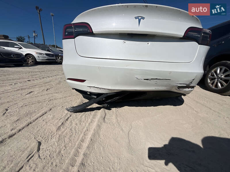 Седан Tesla Model 3 2022 в Одессе
