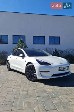 Седан Tesla Model 3 2023 в Луцке