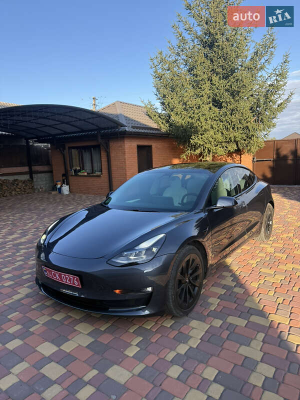 Седан Tesla Model 3 2021 в Дніпрі