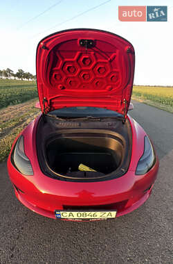 Седан Tesla Model 3 2018 в 