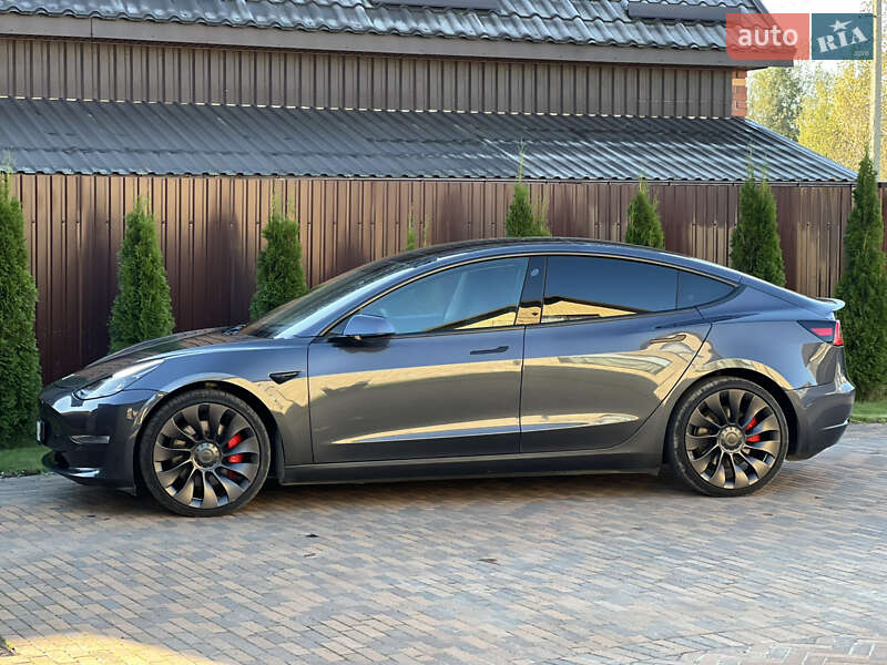 Седан Tesla Model 3 2021 в Житомире